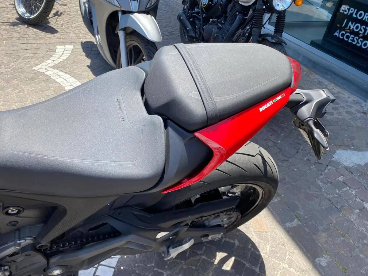 Ducati Monster 937 (2021 - 25) (7)