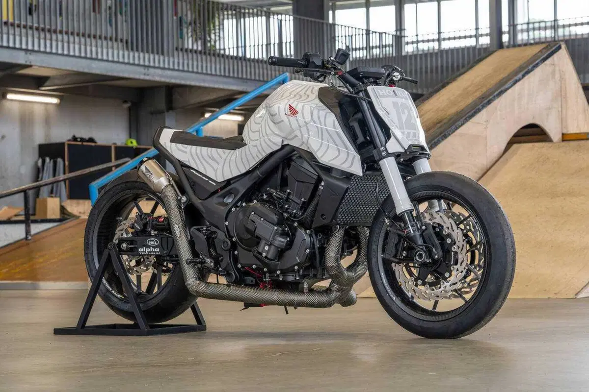 Honda Hornet e Transalp al centro di “On Road versus Off Road” a Wheels & Waves [GALLERY] (6)