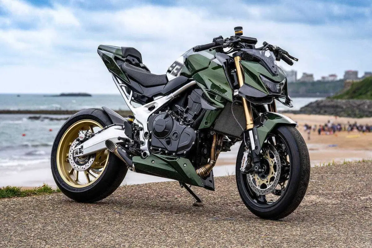 Honda Hornet e Transalp al centro di “On Road versus Off Road” a Wheels & Waves [GALLERY] (11)