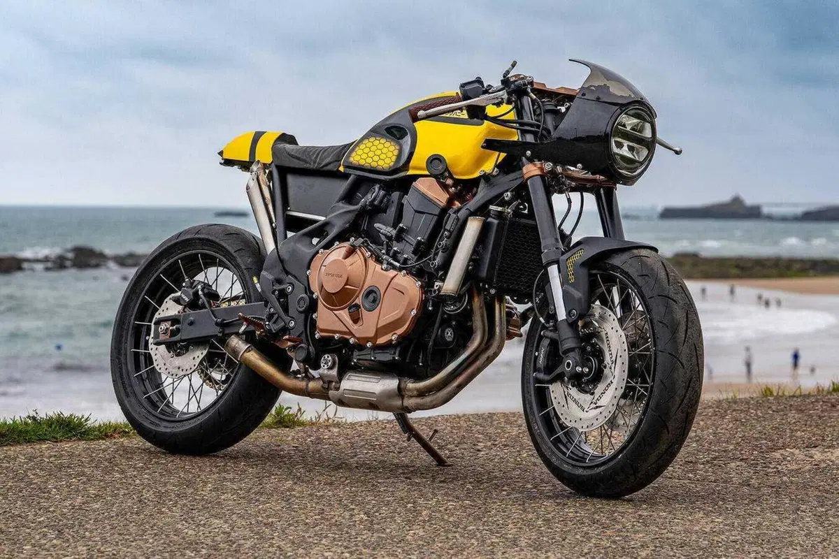 Honda Hornet e Transalp al centro di “On Road versus Off Road” a Wheels & Waves [GALLERY] (3)