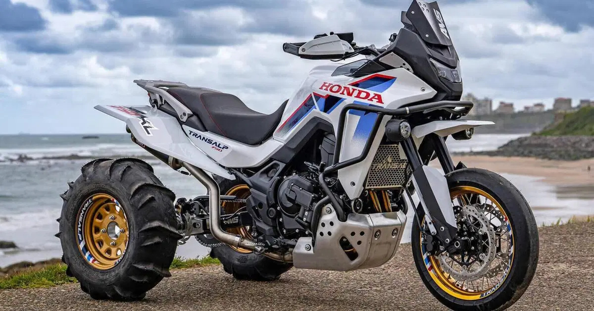 Honda Hornet e Transalp al centro di &ldquo;On Road versus Off Road&rdquo; a Wheels &amp; Waves [GALLERY]