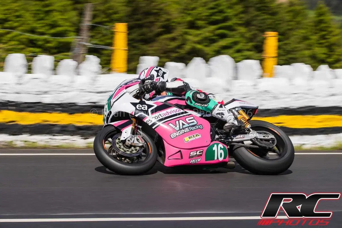 Andrea Majola e il TT che non concede sconti: “Qui si va ben oltre la passione” [GALLERY] (7)