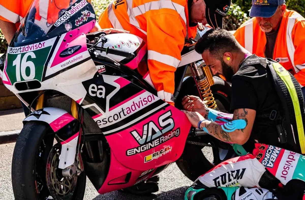Andrea Majola e il TT che non concede sconti: “Qui si va ben oltre la passione” [GALLERY] (12)