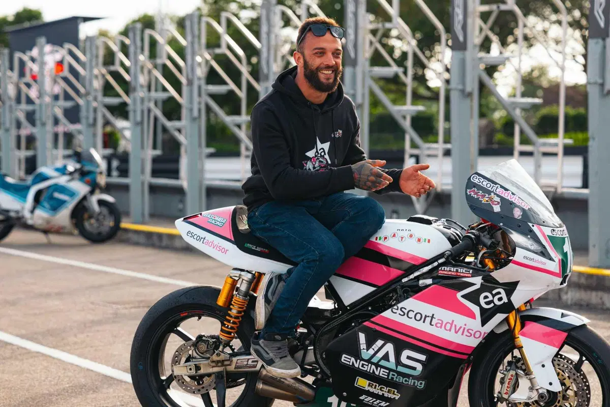 Andrea Majola e il TT che non concede sconti: “Qui si va ben oltre la passione” [GALLERY] (20)