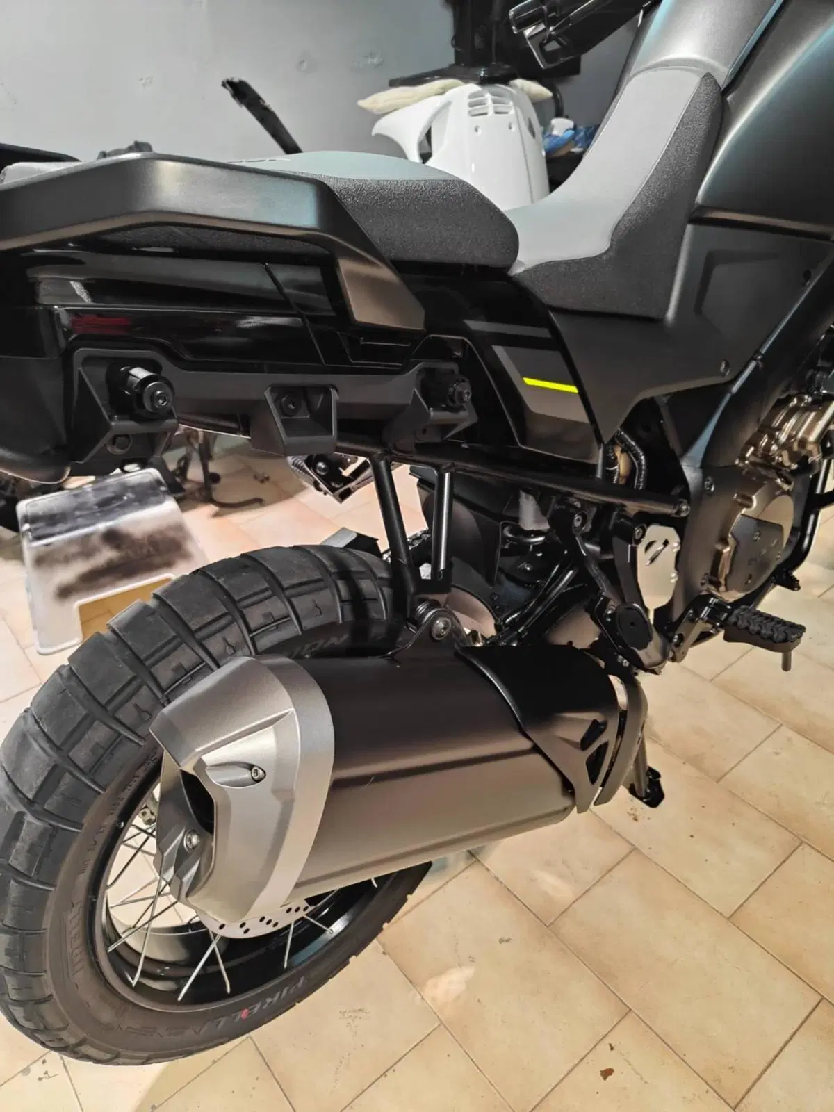 Suzuki V-Strom 1050DE (2023 - 24) (2)