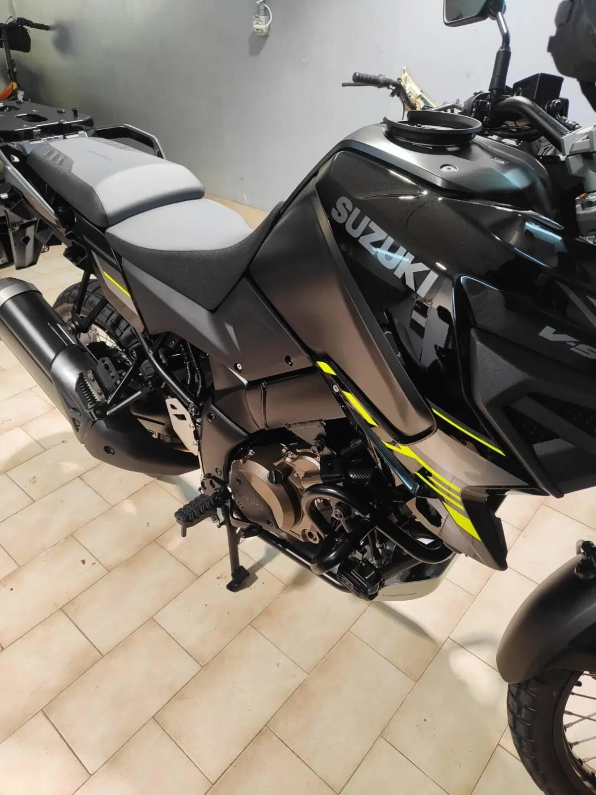 Suzuki V-Strom 1050DE (2023 - 24) (3)