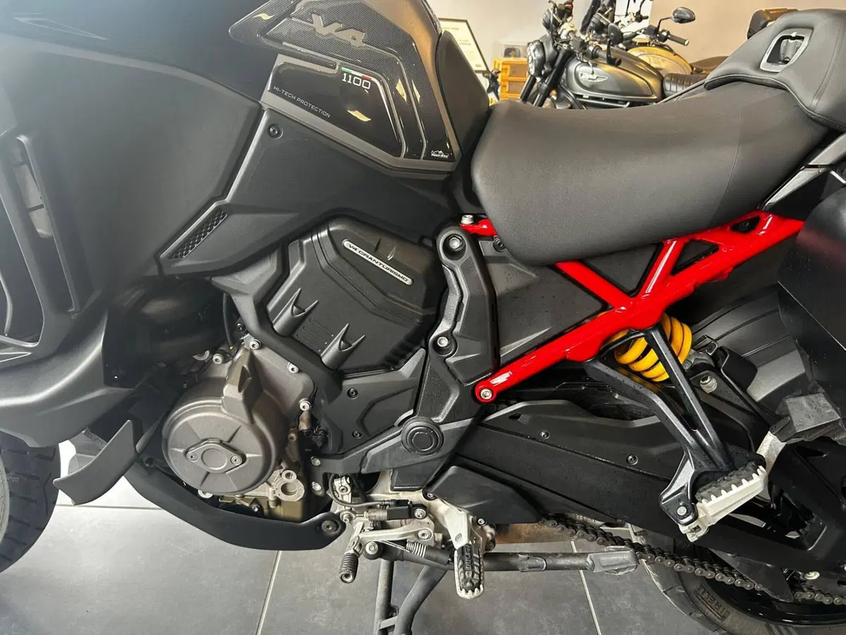 Ducati Multistrada V4 S Grand Tour (2024) (5)