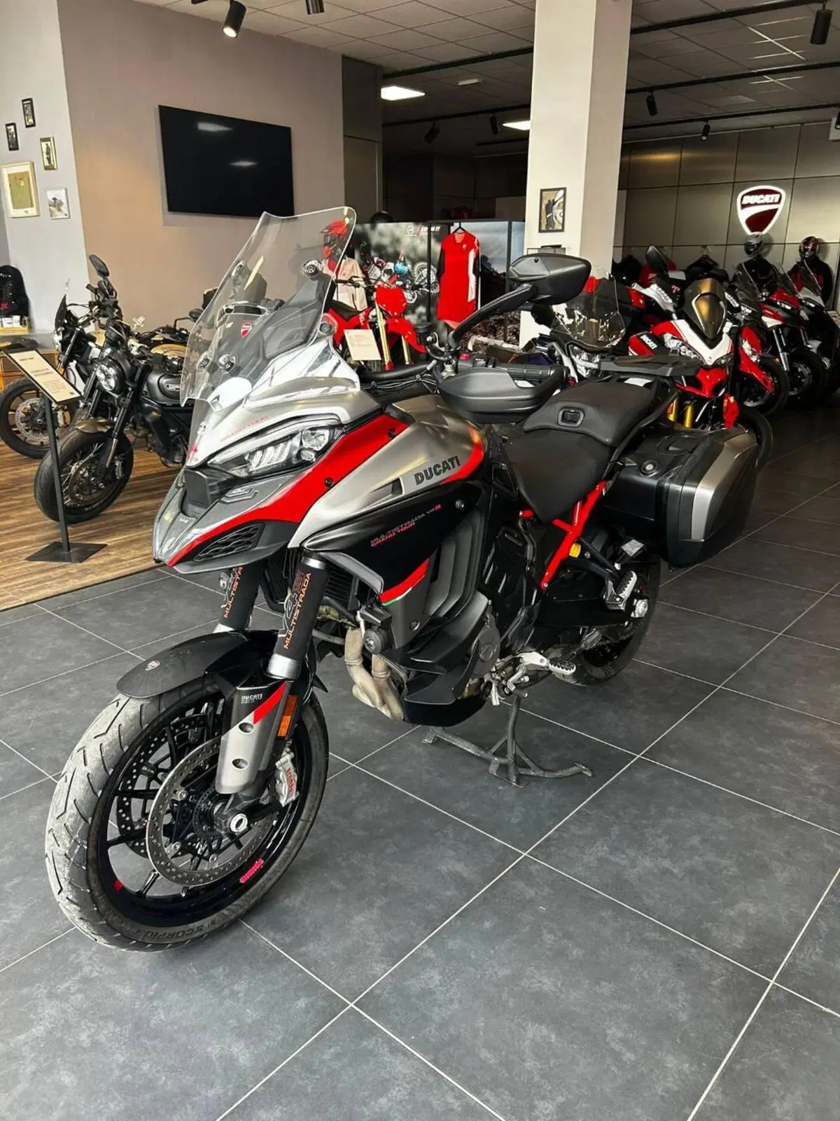 Ducati Multistrada V4 S Grand Tour (2024) (7)