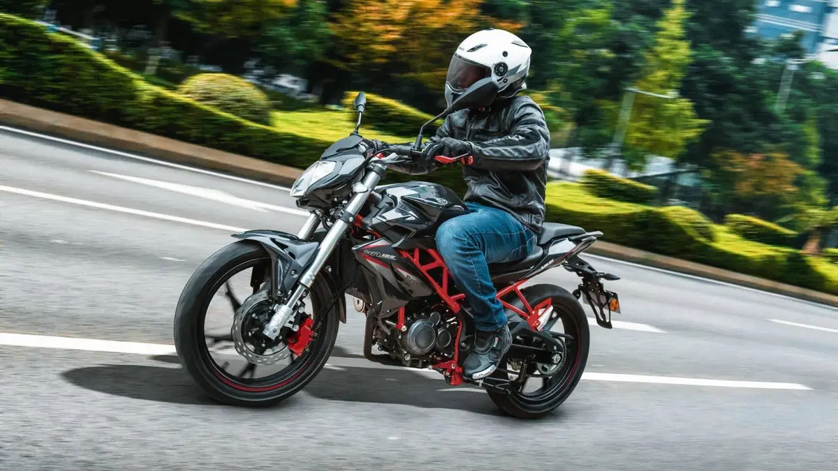 Benelli BN 125 (2021 - 25) (3)