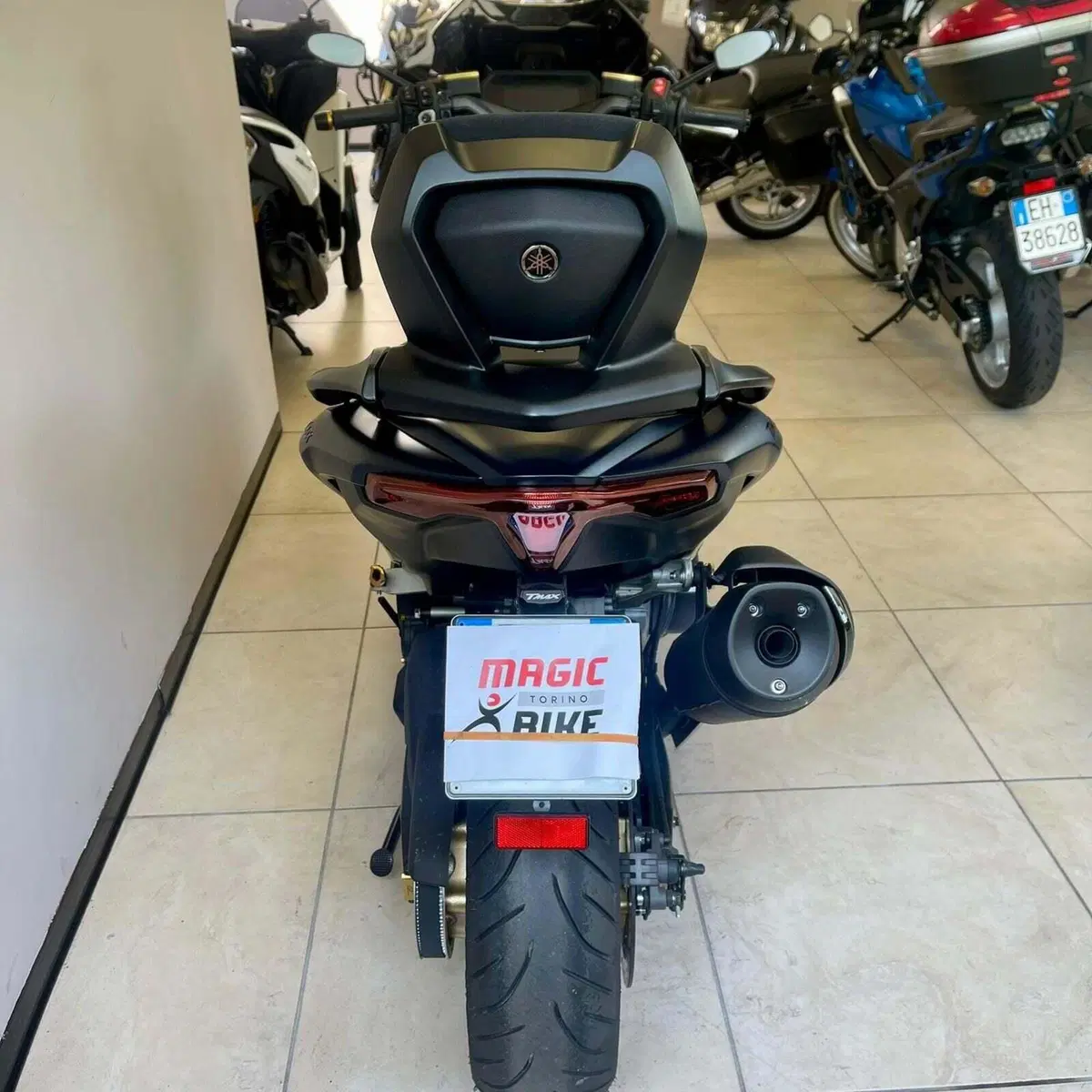 Yamaha T-Max 560 Tech Max (2022 - 24) (8)