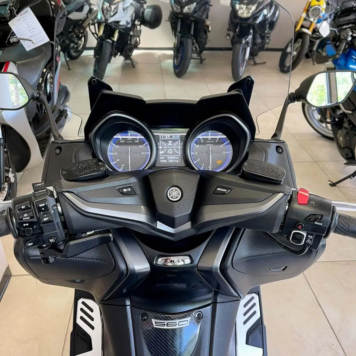 Yamaha T-Max 560 Tech Max (2020) (3)