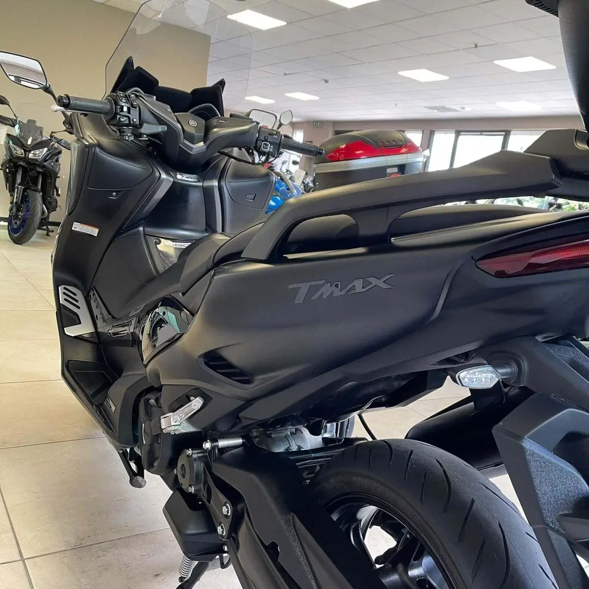 Yamaha T-Max 560 Tech Max (2020) (9)