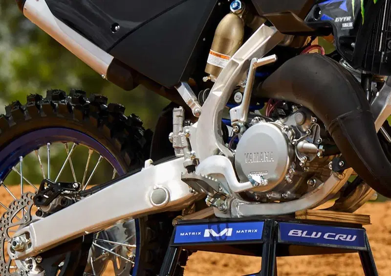 Yamaha YZ 125 YZ 125 Monster Energy Yamaha Racing Edition (2027) (12)