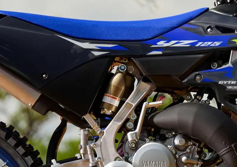 Yamaha YZ 125 YZ 125 Monster Energy Yamaha Racing Edition (2027) (10)