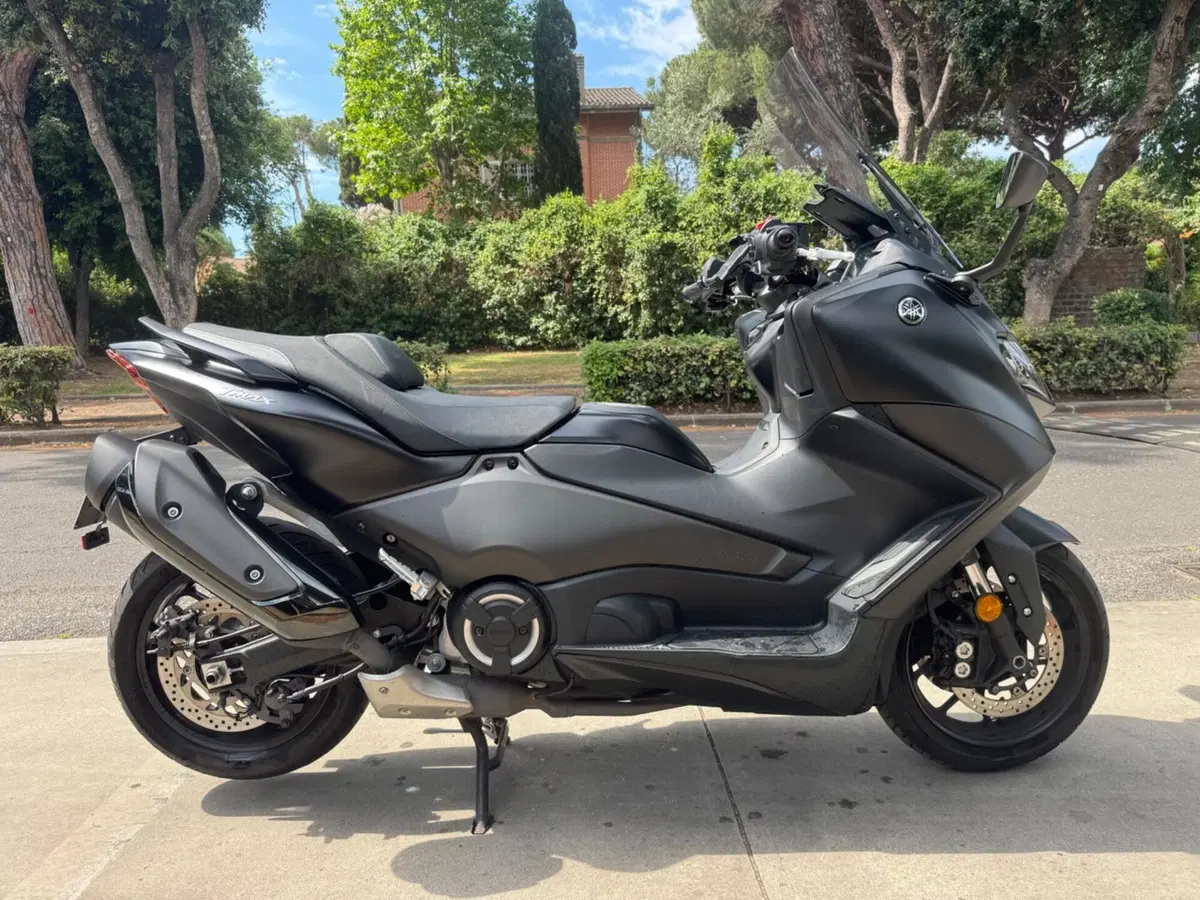 Yamaha T-Max 560 (2022 - 24)