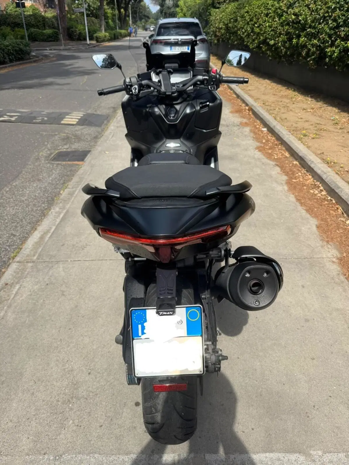 Yamaha T-Max 560 (2022 - 24) (4)