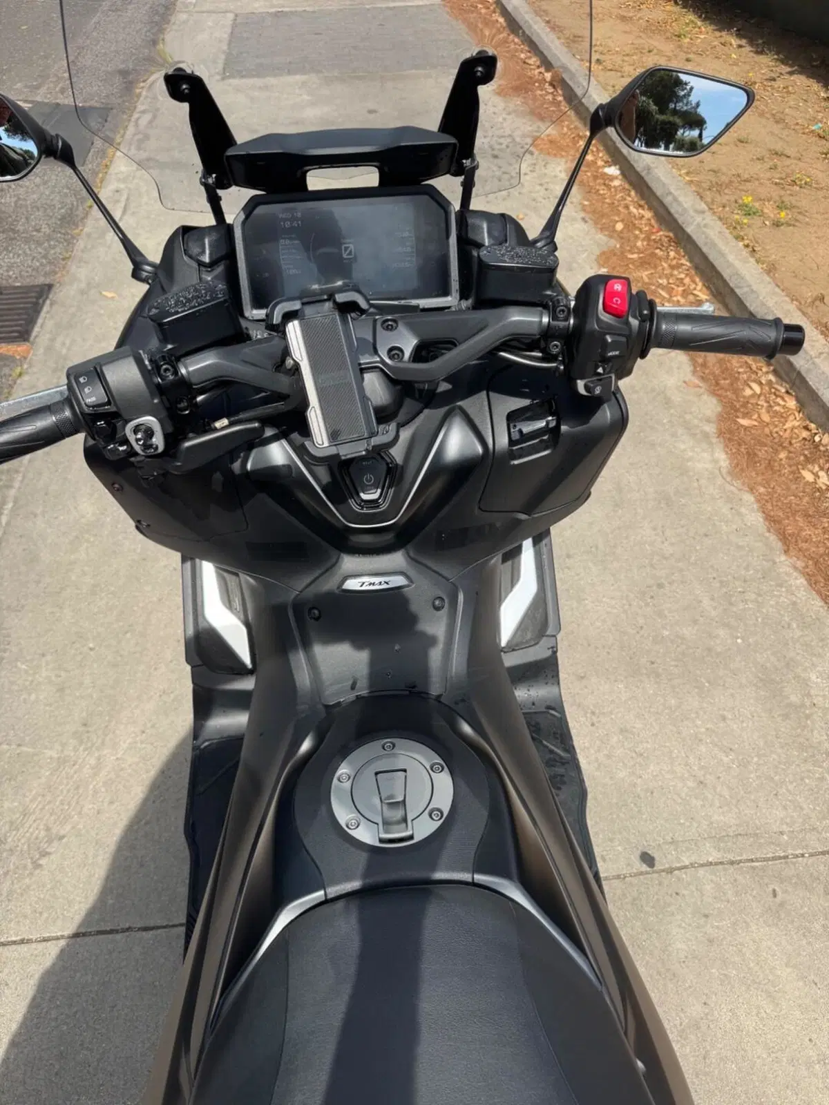 Yamaha T-Max 560 (2022 - 24) (5)