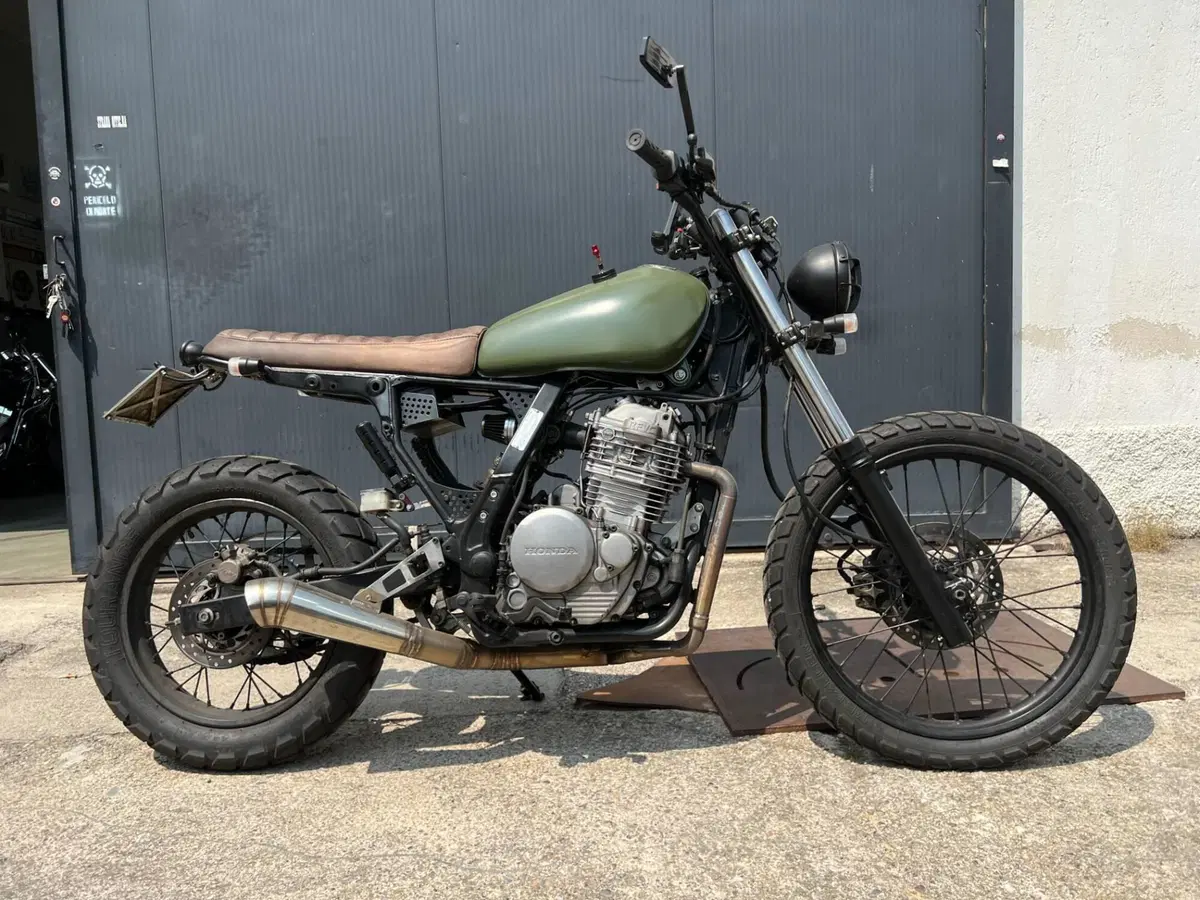 Honda NX 650 Dominator (1991 - 95)