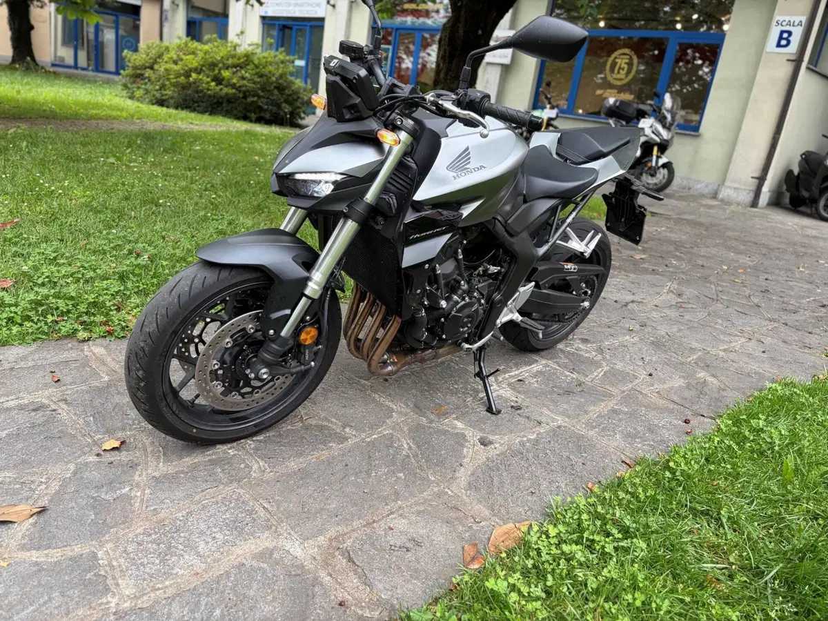 Honda CB 1000 Hornet (2025 - 26) (2)