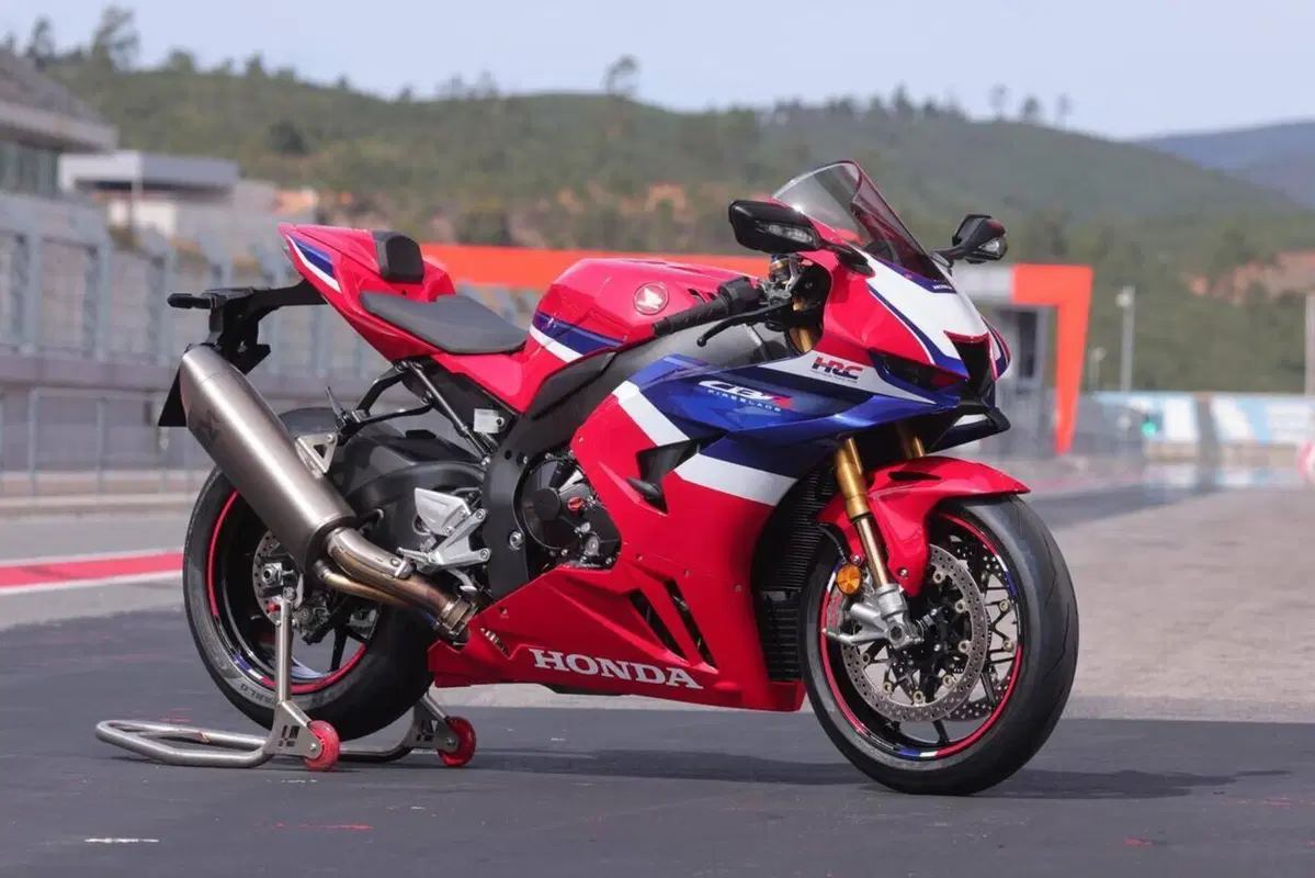 Honda CBR 1000 RR-R Fireblade SP (2024 - 26) (3)