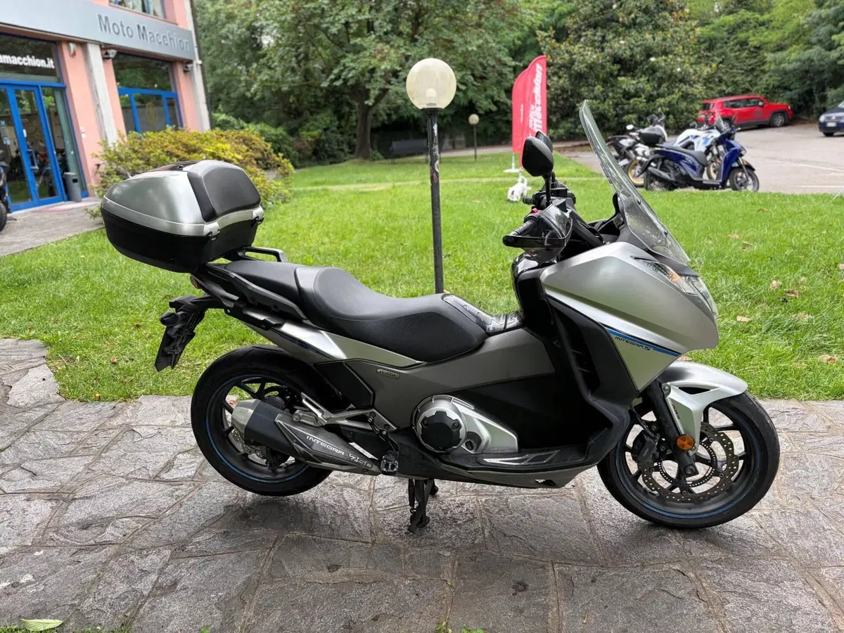 Honda Integra 750 DCT Sport (2017) (5)