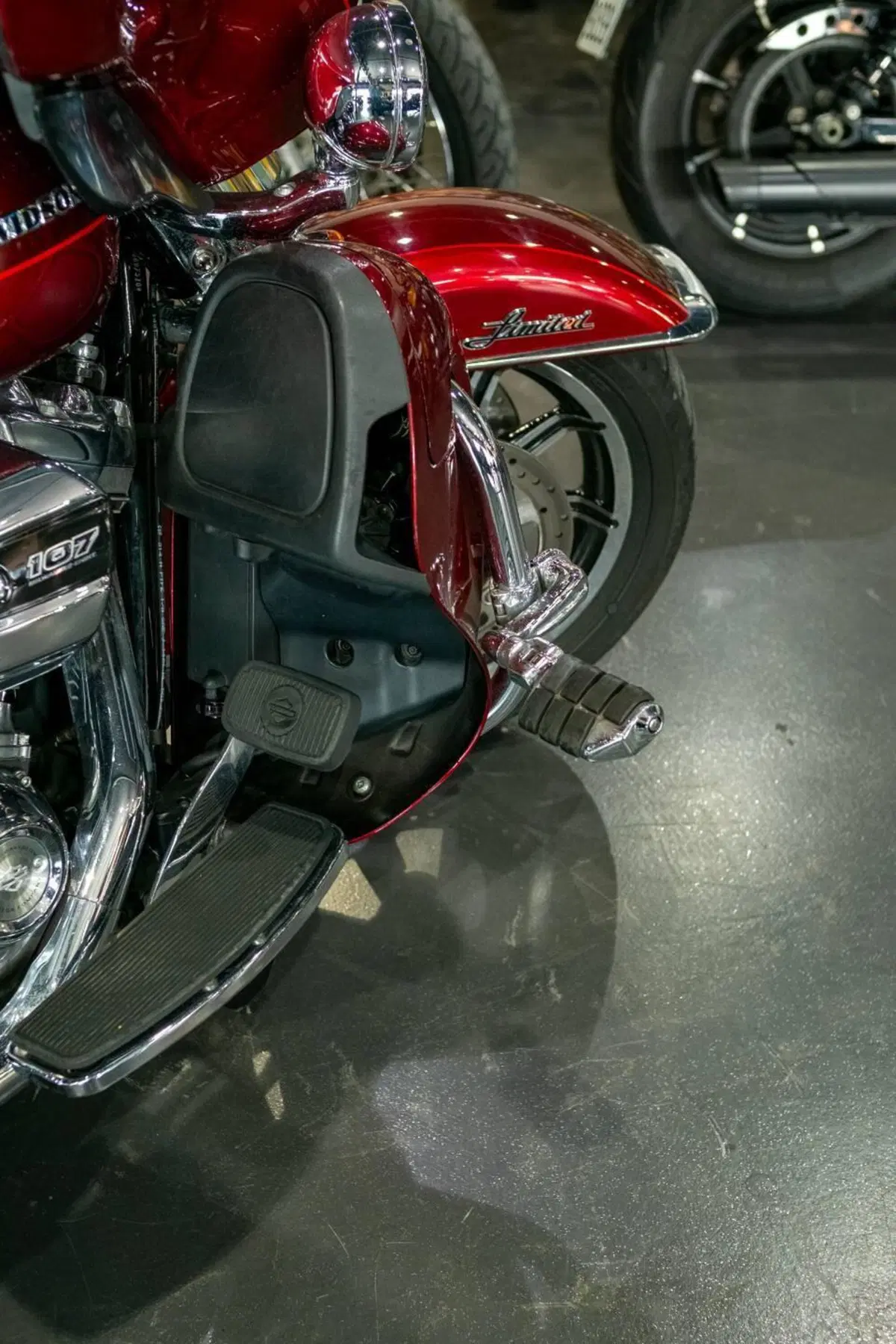Harley-Davidson 107 Electra Glide Ultra Limited Low (2017 - 18) - FLHTKL (3)