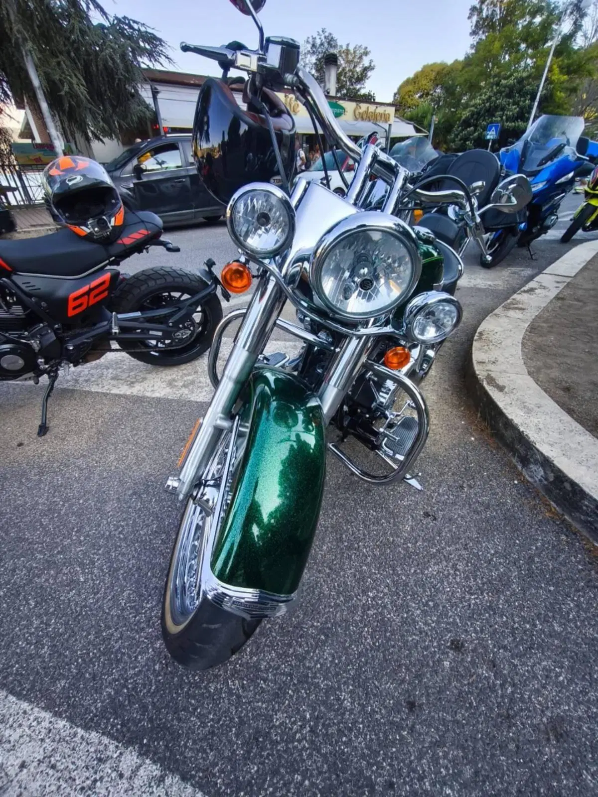 Harley-Davidson 1690 Deluxe ABS (2011 - 16) - FLSTN (6)