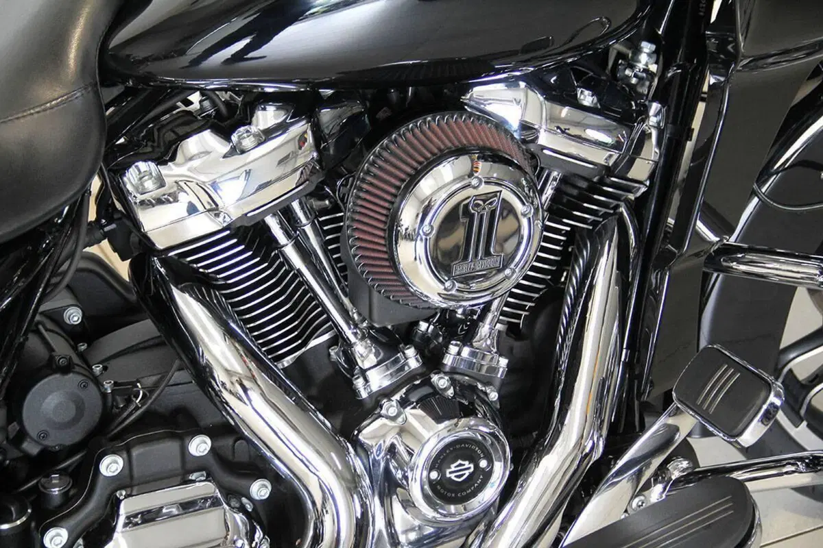 Harley-Davidson 107 Road Glide (2017) - FLTRX (4)