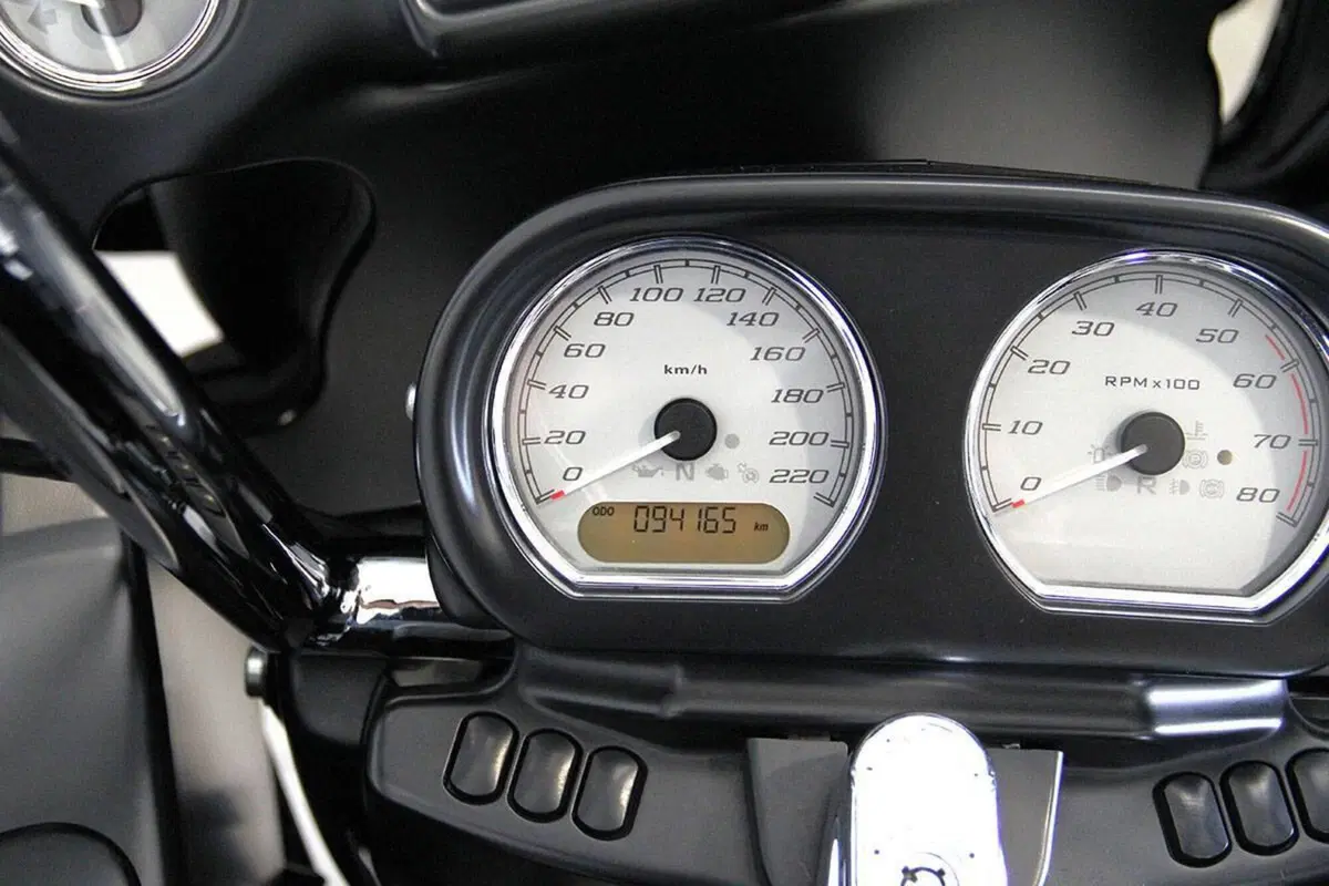 Harley-Davidson 107 Road Glide (2017) - FLTRX (10)