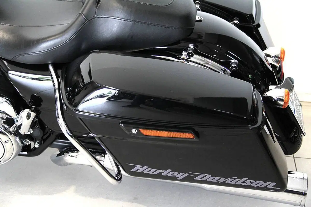 Harley-Davidson 107 Road Glide (2017) - FLTRX (13)