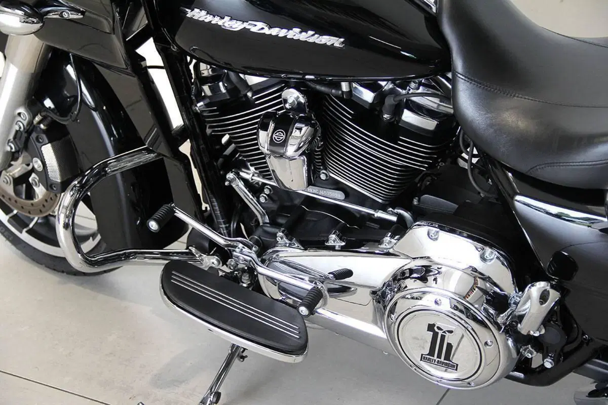 Harley-Davidson 107 Road Glide (2017) - FLTRX (14)
