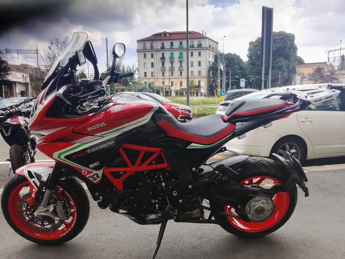 MV Agusta Turismo Veloce 800 RC SCS (2017 - 20) (3)