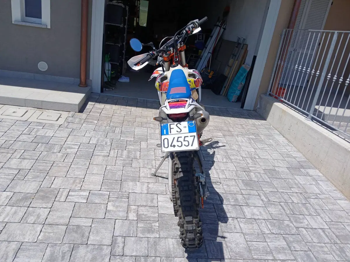 KTM 300 EXC TPI Six Days (2022) (2)