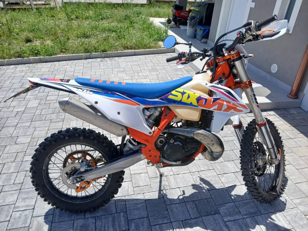 KTM 300 EXC TPI Six Days (2022) (3)