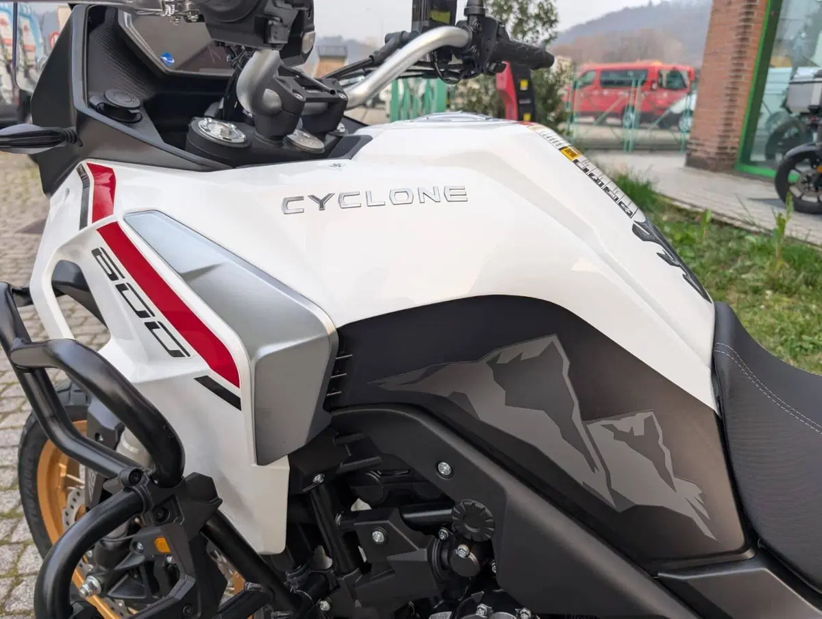 Cyclone RX600 (2025 - 26) (7)
