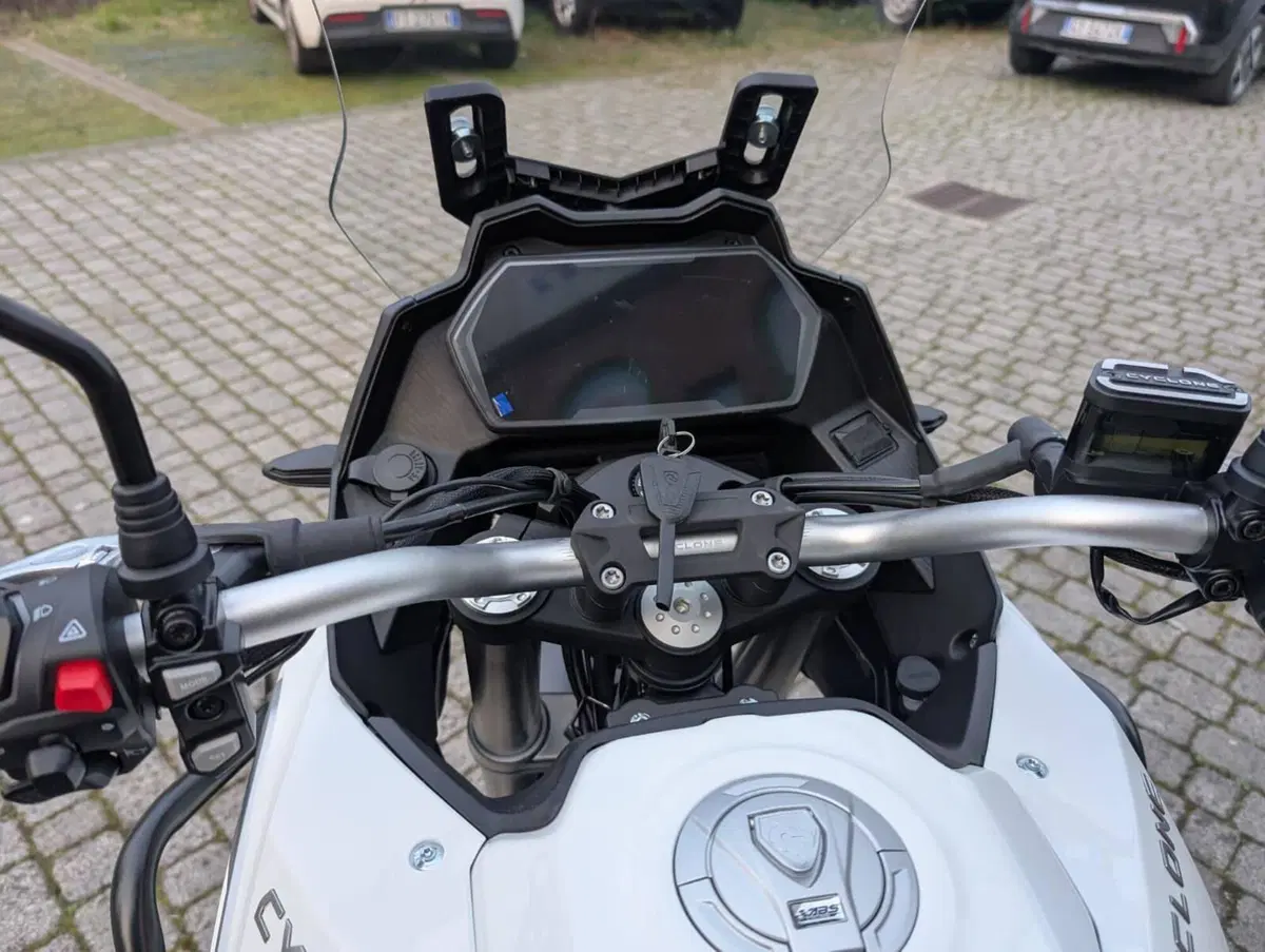 Cyclone RX600 (2025 - 26) (8)