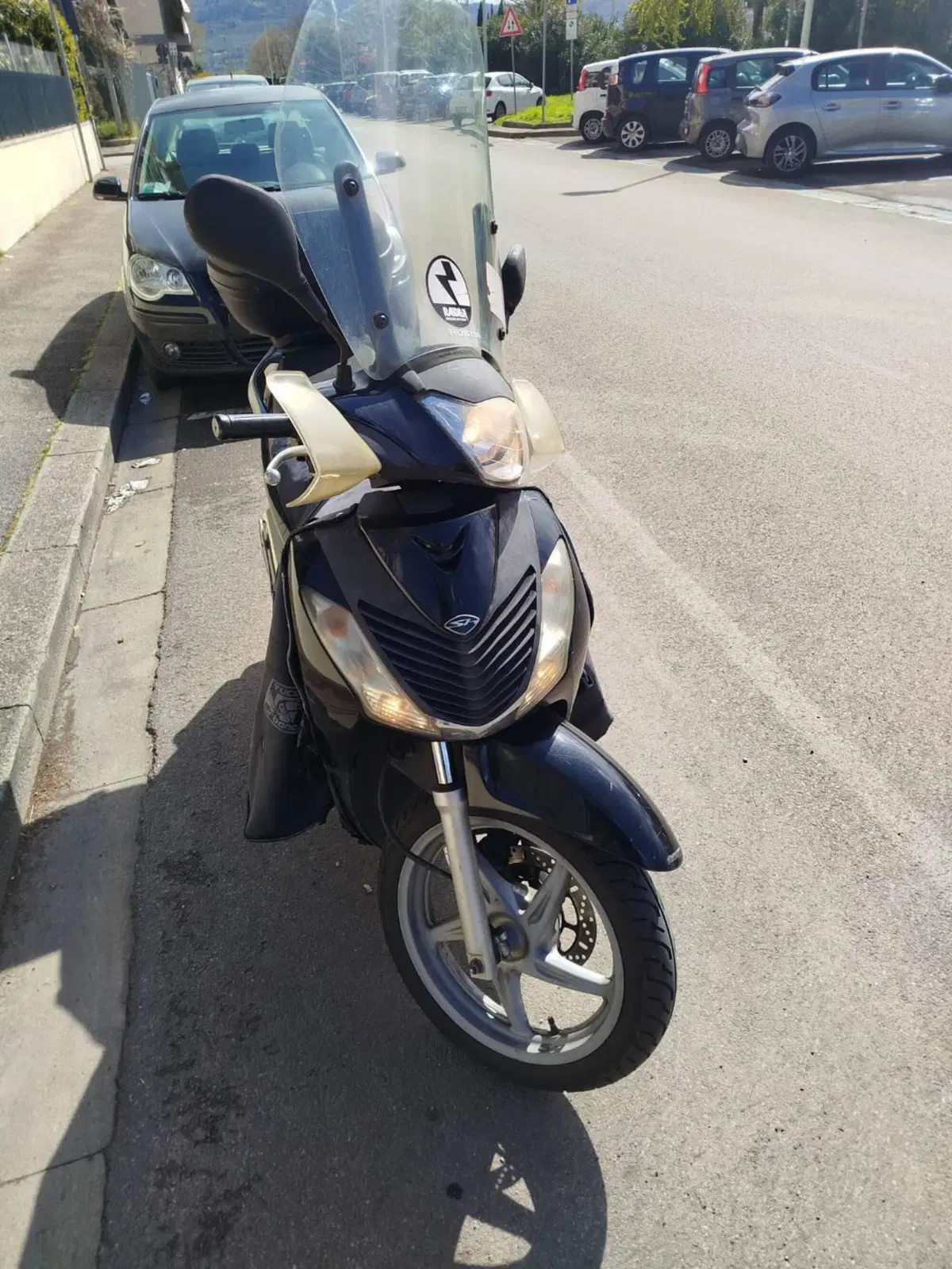 Honda SH 150i (2009 - 12) (2)