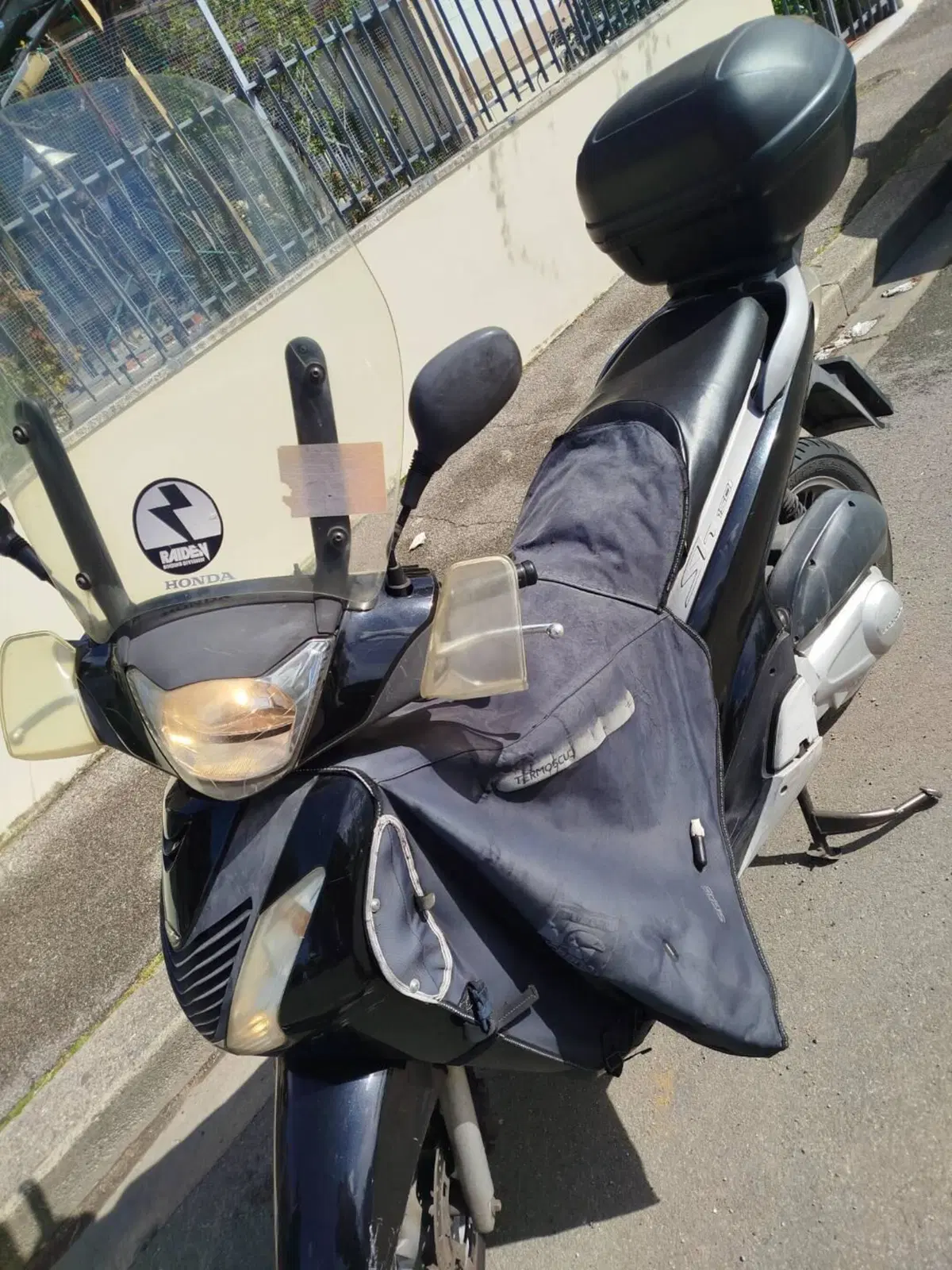Honda SH 150i (2009 - 12) (4)