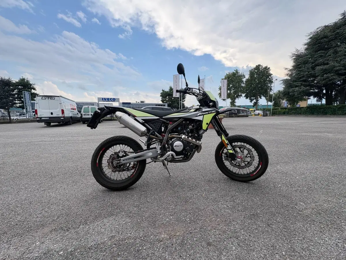 Fantic Motor Motard 125 Performance 4t (2020)