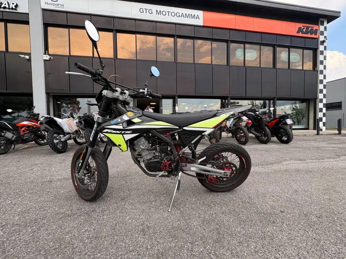 Fantic Motor Motard 125 Performance 4t (2020) (3)