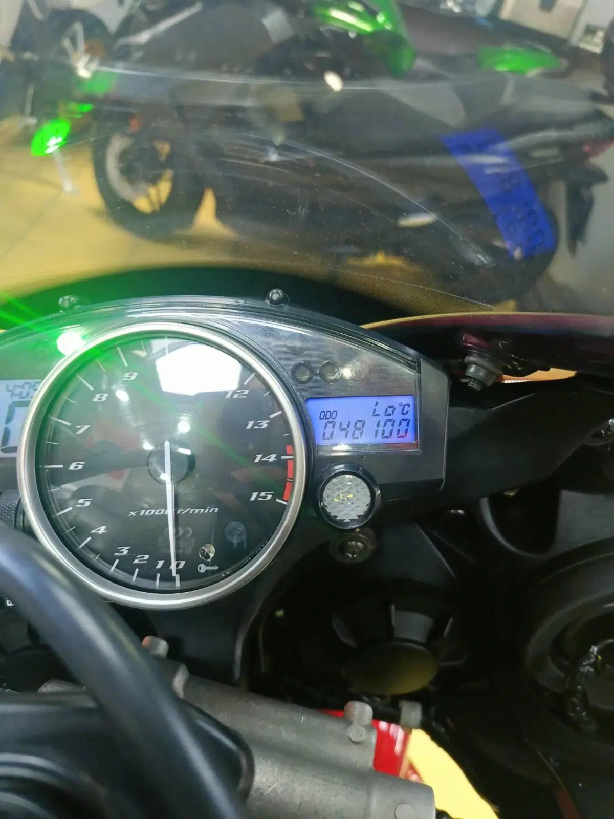 Yamaha YZF R1 (2004 - 05) (4)