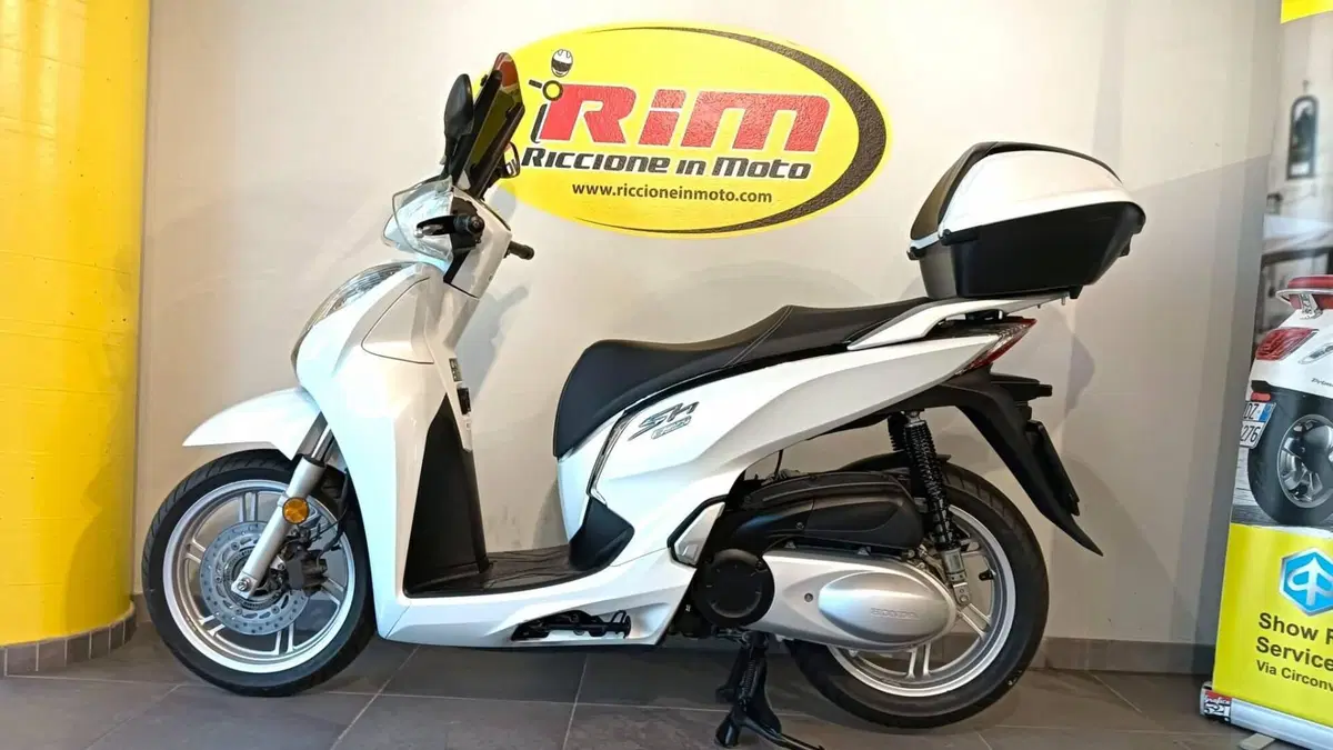 Honda SH 300 i ABS (2016 - 20) (4)