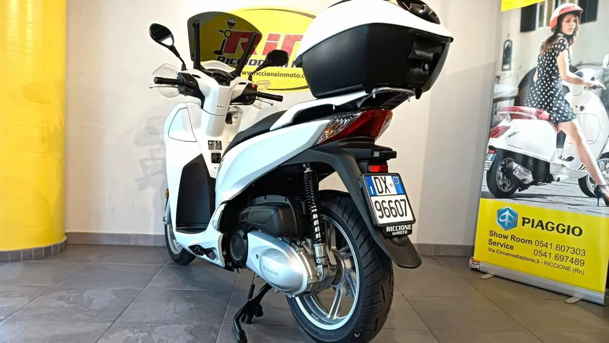 Honda SH 300 i ABS (2016 - 20) (5)