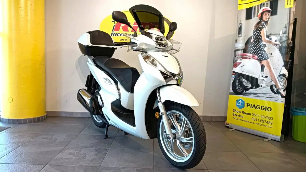 Honda SH 300 i ABS (2016 - 20) (3)