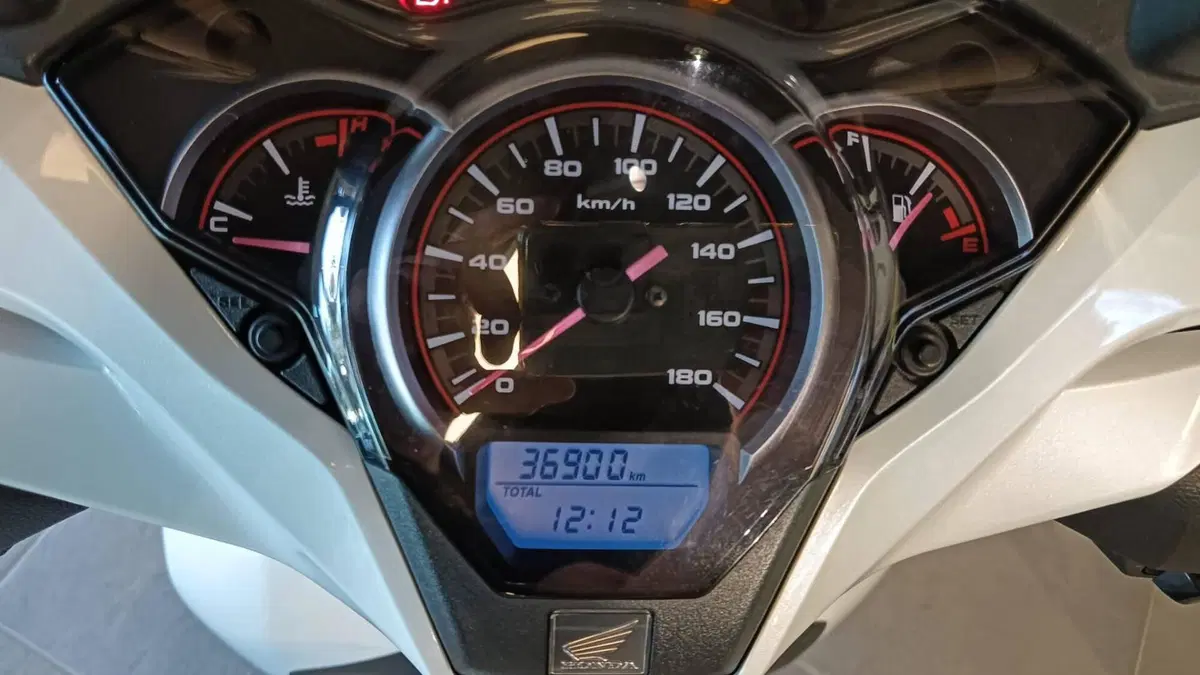 Honda SH 300 i ABS (2016 - 20) (6)