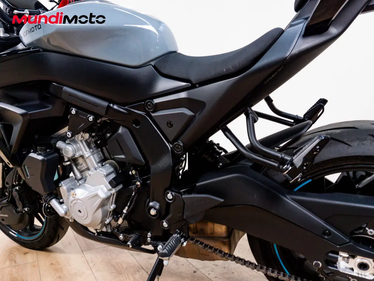 CFMOTO 675NK (2025 - 26) (10)