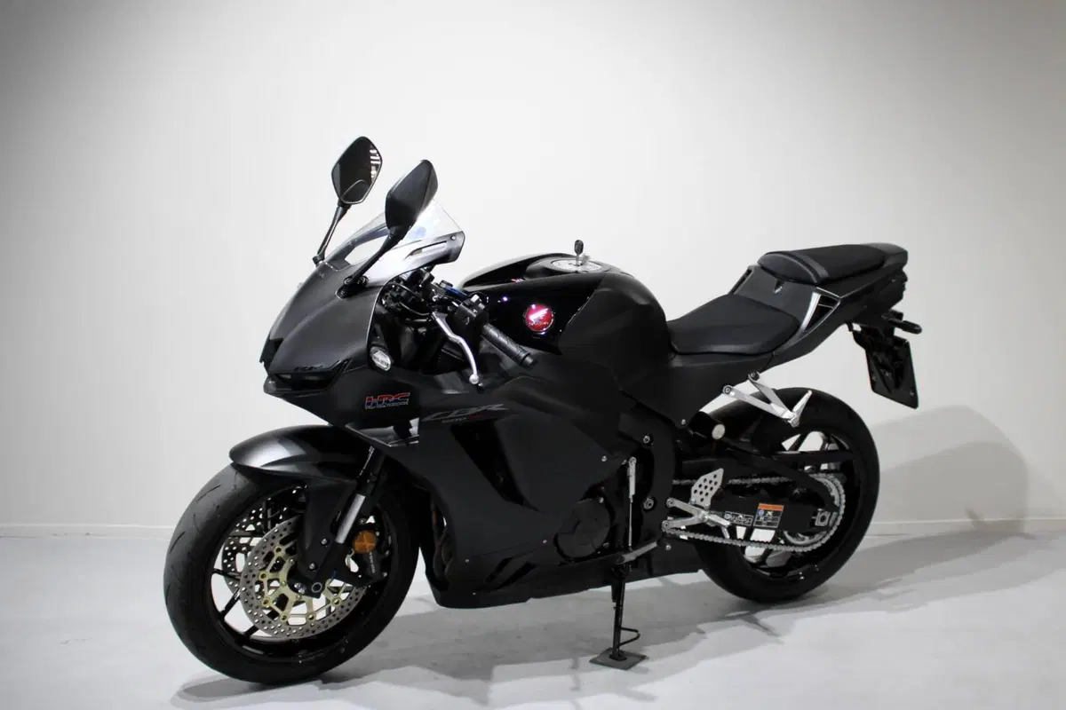 Honda CBR 600 RR (2024 - 26) (3)