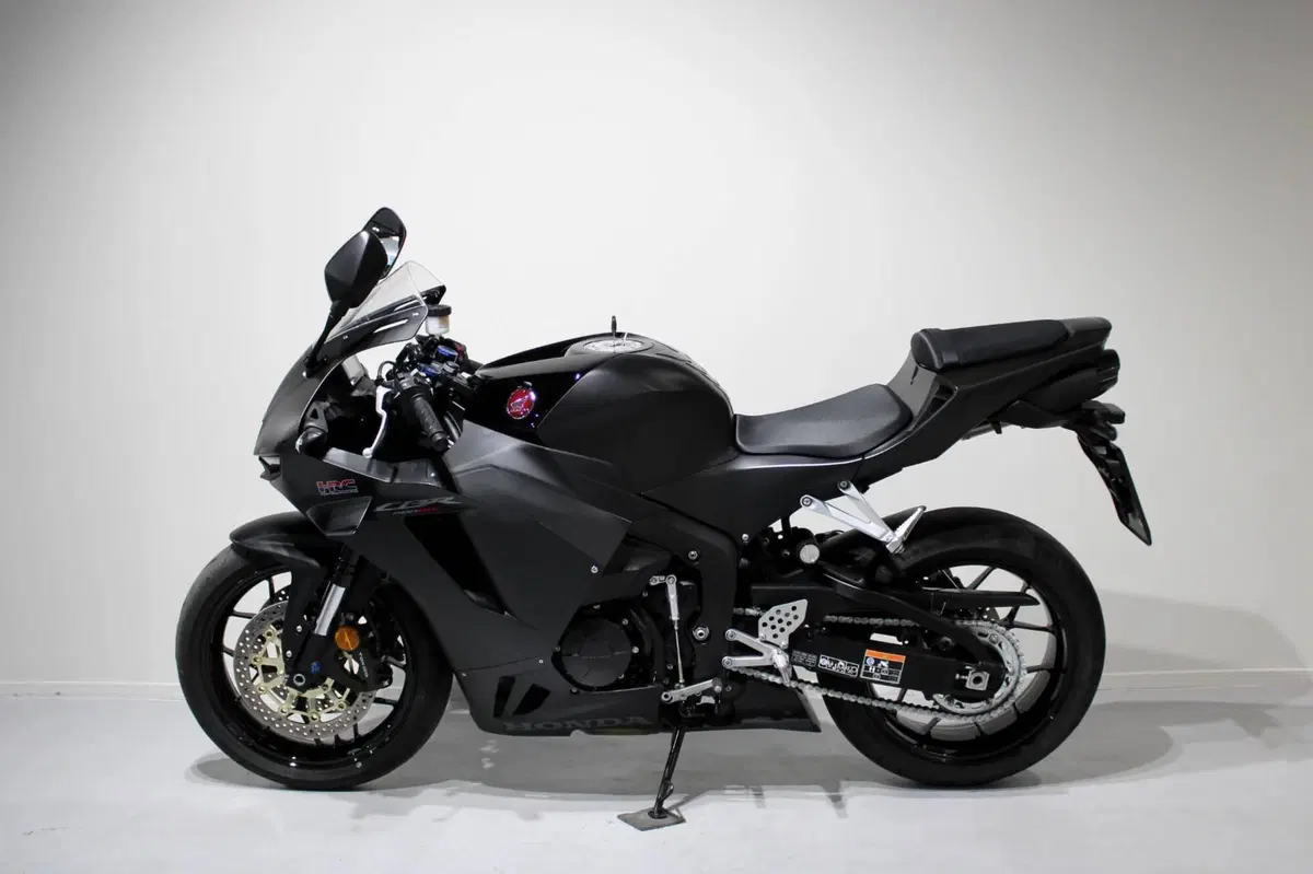 Honda CBR 600 RR (2024 - 26) (4)