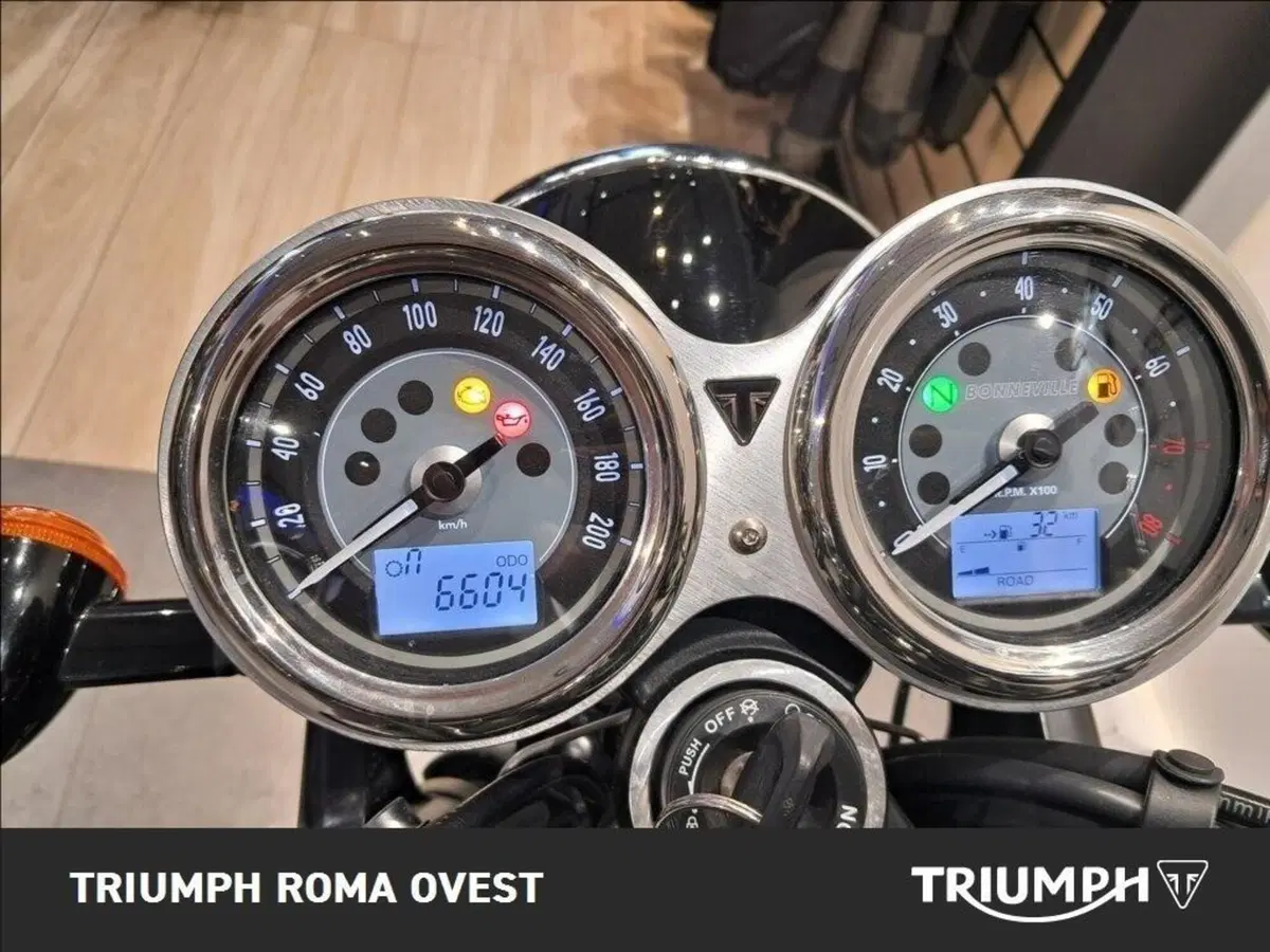 Triumph Bonneville T100 (2021 - 25) (14)