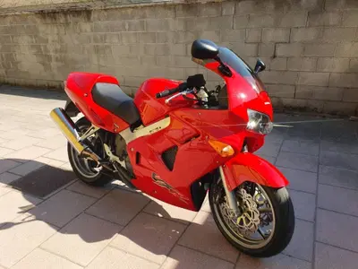 Honda VFR 800 (1998 - 01) usata